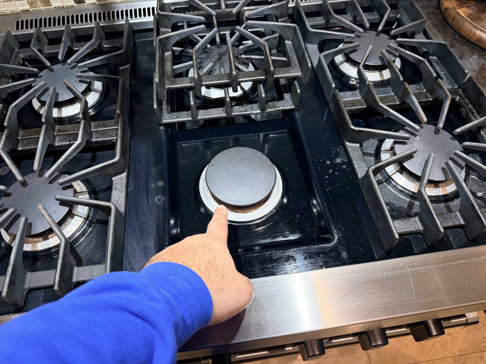 appliance stove repair east gwillimbury person wearing blue applianceforever ca
